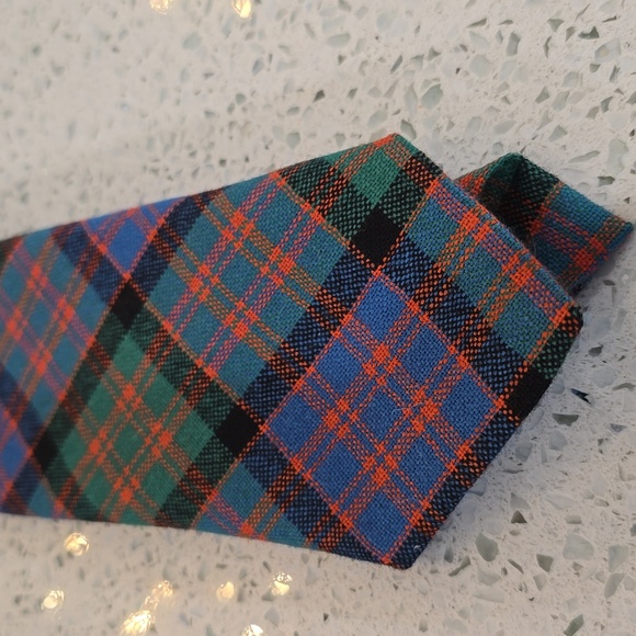 Wool Tartan tie, made in Scotland - Picture 2 of 6